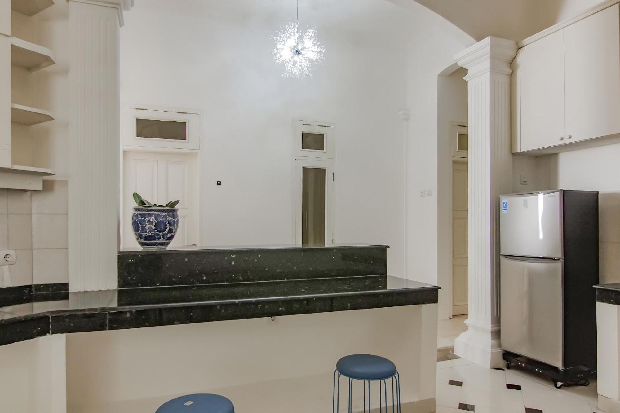 Hotel Super Oyo Capital O 90342 Kemang Garden Giacarta Esterno foto